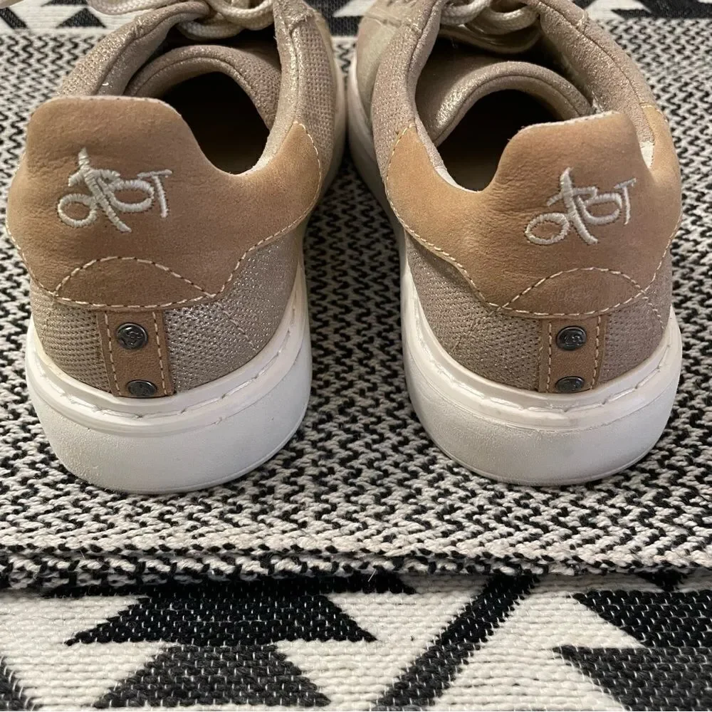 OTBT Normcore Leather Lightweight Tan Shimmer Sneakers Sz-8